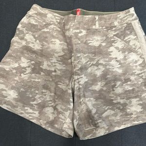 Spanx pull on shorts in Size L